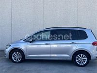 Usado VW Touran Advance 110 CV (80 kW) 2016 Gris / plata Monovolumen