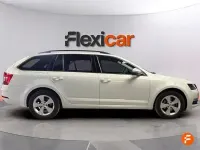 Usado Skoda Octavia Active 115 CV (84 kW) 2018 Blanco
