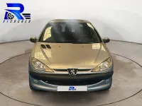 Usado Peugeot 206 110 CV (80 kW) 2001 Gris / plata Berlina