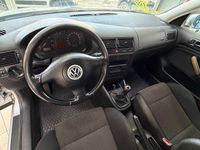 Usado VW Golf IV GTI 115 CV (84 kW) 2000 Gris