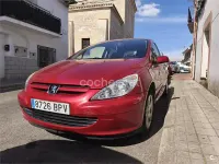 Usado Peugeot 307 110 CV (80 kW) 2001 Rojo Utilitario