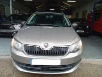 Usado Skoda Fabia Ambition 90 CV (66 kW) 2016 Beige Berlina