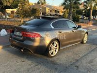 Usado Jaguar XE R-Sport 200 CV (147 kW) 2018 Gris / plata Berlina