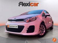 Usado Kia Rio 84 CV (61 kW) 2016 Blanco Berlina