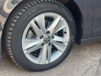 Usado VW Golf VIII 115 CV (84 kW) 2021 Gris / plata Berlina