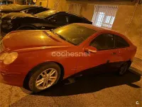 Usado Mercedes C180 143 CV (105 kW) 2003 Rojo Berlina