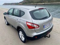 Usado Nissan Qashqai Acenta 106 CV (77 kW) 2010 Gris / plata SUV