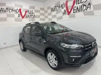Usado Dacia Sandero Comfort 101 CV (74 kW) 2022 Gris / plata Berlina