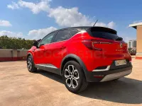 Usado Renault Captur Zen 140 CV (102 kW) 2021 Rojo SUV