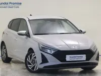 Usado Hyundai i20 100 CV (73 kW) 2025 Gris/plata Utilitario