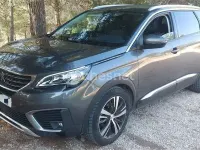 Usado Peugeot 5008 Style 130 CV (95 kW) 2017 Marrón Monovolumen