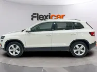 Usado Skoda Karoq Ambition 150 CV (110 kW) 2021 Blanco SUV