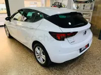 Usado Opel Astra GS Line 105 CV (77 kW) 2021 Blanco Berlina