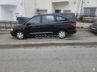 Usado Ssangyong (KGM) Rodius 165 CV (121 kW) 2012 Negro Monovolumen