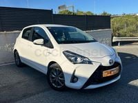 Usado Toyota Yaris Hybrid Advance 100 CV (73 kW) 2017 Blanco Berlina