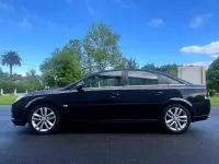 Usado Opel Vectra Sport 150 CV (110 kW) 2006 Negro Berlina