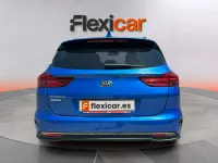 Usado Kia Ceed 120 CV (88 kW) 2019 Azul Utilitario