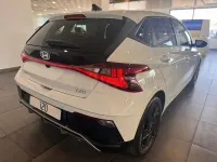 Nuevo Hyundai i20 Blackline 90 CV (66 kW) 2026 Blanco Utilitario