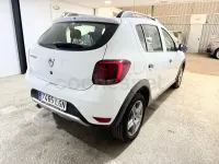 Usado Dacia Sandero Comfort 95 HP (69 kW) 2020 Branco Sedan