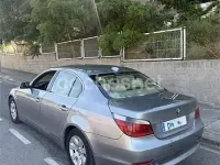 Usado BMW 530 231 CV (169 kW) 2007 Gris / plata Berlina