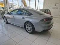 Usado Peugeot 508 Active 130 CV (95 kW) 2022 Gris / plata Berlina