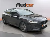 Usado Ford Focus ST-Line 125 CV (91 kW) 2023 Negro Berlina