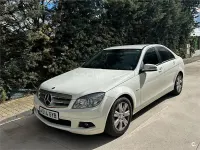 Usado Mercedes C200 Avantgarde 136 CV (100 kW) 2010 Blanco Berlina