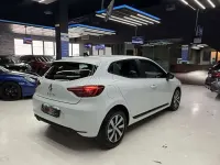 Usado Renault Clio Equilibre 101 CV (74 kW) 2023 Blanco Utilitario