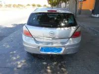 Usado Opel Astra Enjoy 90 CV (66 kW) 2007 Gris / plata Berlina