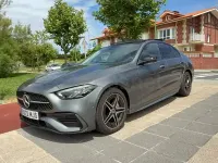 Usado Mercedes C220 200 CV (147 kW) 2023 Gris / plata Berlina