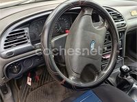Usado Ford Mondeo Ghia 136 CV (100 kW) 1993 Blanco Familiar