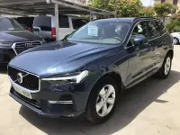 Usado Volvo XC60 Kinetic 181 CV (133 kW) 2023 Gris / plata SUV