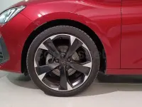 Usado Cupra Leon 150 CV (110 kW) 2023 Rojo Familiar
