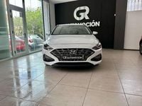 Usado Hyundai i30 120 CV (88 kW) 2022 Blanco Berlina
