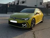 Usado VW Golf VIII R-line 150 CV (110 kW) 2022 Amarillo Utilitario