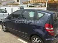 Usado Mercedes A150 Elegance 95 CV (69 kW) 2005 Azul Monovolumen