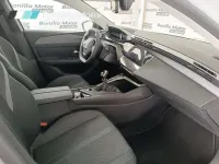 Usado Peugeot 308 Allure 131 CV (96 kW) 2025 Blanco Berlina