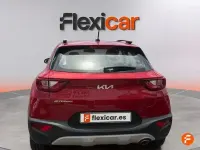 Usado Kia Stonic 120 CV (88 kW) 2022 Rojo SUV