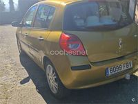 Usado Renault Clio II Dynamique 85 CV (62 kW) 2006 Amarillo Berlina