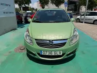 Usado Opel Corsa 90 CV (66 kW) 2009 Verde Utilitario