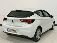 Usado Opel Astra Selective 125 CV (91 kW) 2018 Blanco Familiar