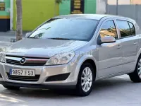 Usado Opel Astra Sport 105 CV (77 kW) 2007 Beige Berlina