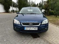 Usado Ford Focus Ghia 115 CV (84 kW) 2006 Azul Berlina