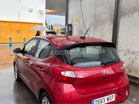 Usado Hyundai i10 67 CV (49 kW) 2023 Granate Utilitario