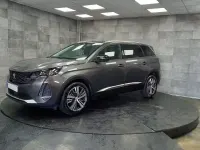 Usado Peugeot 5008 Allure 131 CV (96 kW) 2022 Gris SUV