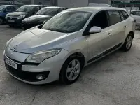 Usado Renault Mégane III Dynamique 130 CV (95 kW) 2012 Gris / plata Berlina