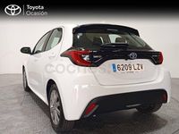 Usado Toyota Yaris Hybrid Active 116 CV (85 kW) 2022 Blanco Berlina