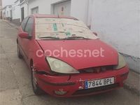 Usado Ford Focus Trend 115 CV (84 kW) 2001 Rojo Berlina