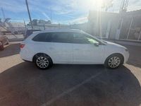 Usado Seat Leon Style 150 CV (110 kW) 2016 Blanco Familiar
