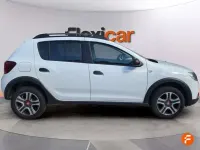 Usado Dacia Sandero Comfort 95 CV (69 kW) 2019 Blanco Berlina